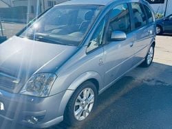 Silber Gebraucht 2009 Opel Meriva Van / Kleinbus | 3.950 € (Guter Preis)