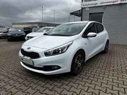 Weiß Gebraucht 2014 Kia Ceed Kleinwagen | 7.550 € (Fairer Preis)
