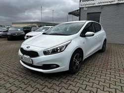 Weiß Gebraucht 2014 Kia Ceed Kleinwagen | 8.400 € (Etwas zu teuer)