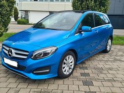 Blau Gebraucht 2016 Mercedes B180 Style Van / Kleinbus | 14.000 € (Guter Preis)