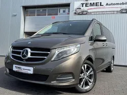 Grau Gebraucht 2015 Mercedes V250 Avantgarde Van / Kleinbus | 41.800 € (Teuer)