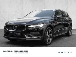 Black solid ´stone´ / solid Gebraucht 2023 Volvo V60 CC Plus Kombi | 35.350 € (Guter Preis)