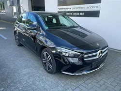 Schwarz Gebraucht 2022 Mercedes B200 Progressive Van / Kleinbus | 18.670 €