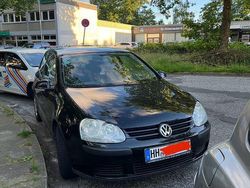 Schwarz Gebraucht 2005 VW Golf V Sportline Limousine | 2.600 € (Fairer Preis)