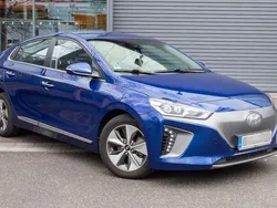 Blau Gebraucht 2019 Hyundai Ioniq Style Limousine | 14.500 € (Fairer Preis)
