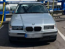 Grau Gebraucht 1997 BMW 316 Compact Kleinwagen | 2.950 €