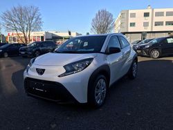 Super (pure) white ii Neu 2025 Toyota Aygo Business Edition Kleinwagen | 16.490 € (Fairer Preis)