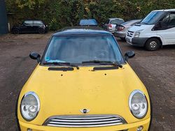 Gelb Gebraucht 2003 Mini Cooper Kleinwagen | 1.400 €