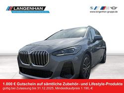 Grau Neu 2025 BMW 220 M Sport Van / Kleinbus | 40.712 € (Etwas zu teuer)