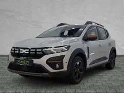 Mondsteingrau Gebraucht 2023 Dacia Sandero Extreme Kleinwagen | 14.690 € (Guter Preis)