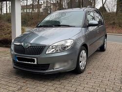 Silber Gebraucht 2010 Skoda Roomster Van / Kleinbus | 2.199 € (Fairer Preis)