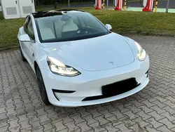 Weiß Gebraucht 2020 Tesla Model 3 Standard Range Plus Limousine | 20.400 € (Fairer Preis)