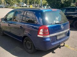 Blau Gebraucht 2009 Opel Zafira Van / Kleinbus | 1.989 €