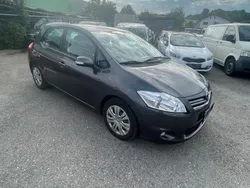 Grau Gebraucht 2010 Toyota Auris Life Limousine | 3.350 € (Guter Preis)