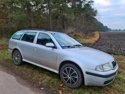 Silber Gebraucht 2007 Skoda Octavia Kombi | 2.999 € (Fairer Preis)