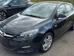 Schwarz Gebraucht 2014 Opel Astra Limousine | 6.490 € (Fairer Preis)