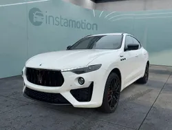 Weiß Gebraucht 2023 Maserati Levante SUV | 79.399 € (Teuer)
