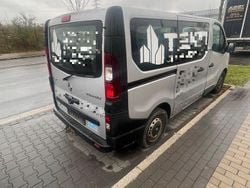 Silber Gebraucht 2016 Renault Traffic Van / Kleinbus | 5.600 €