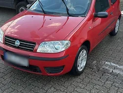 Rot Gebraucht 2005 Fiat Punto Kleinwagen | 1.200 € (Etwas zu teuer)