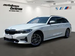 Alpinweiß uni Gebraucht 2020 BMW 318 Sport Line Kombi | 18.600 € (Superpreis)