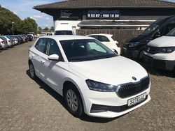 Weiß Gebraucht 2023 Skoda Fabia Active Kleinwagen | 10.490 €