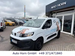 Weiß Gebraucht 2024 Peugeot Partner Premium Van / Kleinbus | 20.790 € (Etwas zu teuer)