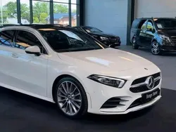 Weiß Gebraucht 2019 Mercedes A250 AMG line Limousine | 29.999 € (Teuer)
