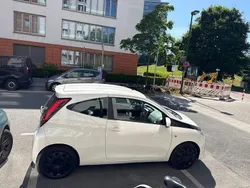 Weiß Gebraucht 2019 Toyota Aygo X-play Kleinwagen | 7.500 € (Guter Preis)