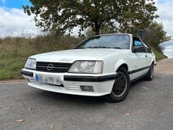 Weiß Gebraucht 1985 Opel Senator GSe Limousine | 17.000 €