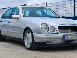 Silber Gebraucht 2025 Mercedes E430 Limousine | 5.900 €