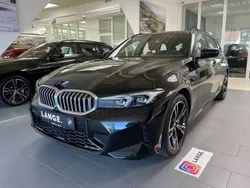 Black sapphire metallic Gebraucht 2024 BMW 330 M Sport Kombi | 43.990 € (Superpreis)