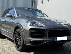 Grau Gebraucht 2019 Porsche Cayenne Turbo SUV | 84.500 € (Teuer)