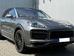 Grau Gebraucht 2019 Porsche Cayenne Turbo SUV | 84.500 € (Fairer Preis)