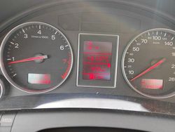 Silber Gebraucht 2003 Audi A4 Limousine | 800 €