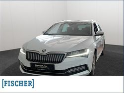 Weiß Gebraucht 2022 Skoda Superb Style Kombi | 26.970 € (Guter Preis)