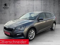Grau Gebraucht 2024 Skoda Scala Style Kleinwagen | 23.450 € (Fairer Preis)