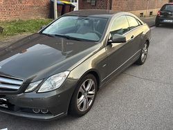 Gold Gebraucht 2010 Mercedes E250 Coupé | 9.500 € (Fairer Preis)