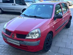 Rot Gebraucht 2004 Renault Clio II Limousine | 999 € (Etwas zu teuer)