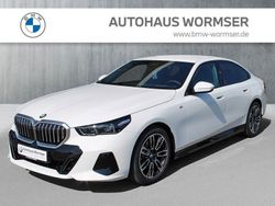 Weiß Neu 2025 BMW 520 M Sport Limousine | 58.595 € (Fairer Preis)