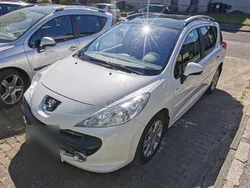 Weiß Gebraucht 2008 Peugeot 207 Kombi | 2.850 € (Fairer Preis)