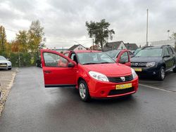 Rot Gebraucht 2009 Dacia Sandero Limousine | 1.300 €
