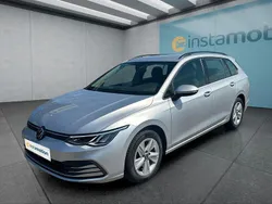 Silber Gebraucht 2023 VW Golf VIII Life Kombi | 23.399 € (Fairer Preis)