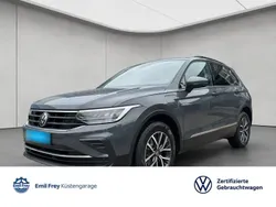Grau Gebraucht 2021 VW Tiguan Life SUV | 31.770 € (Fairer Preis)