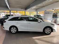 Casa white Gebraucht 2024 Kia Ceed Vision Kombi | 24.890 € (Fairer Preis)