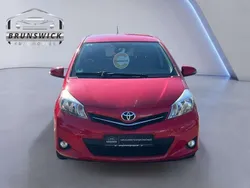 Rot Gebraucht 2013 Toyota Yaris Edition Kleinwagen | 10.350 € (Fairer Preis)