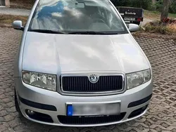 Grau Gebraucht 2006 Skoda Fabia Kleinwagen | 2.500 € (Teuer)