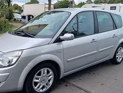 Silber Gebraucht 2009 Renault Grand Scénic III Van / Kleinbus | 2.999 € (Superpreis)