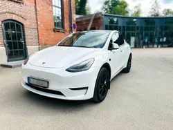 Weiß Gebraucht 2022 Tesla Model Y Long Range SUV | 34.500 € (Fairer Preis)