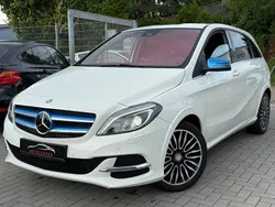Weiß Gebraucht 2015 Mercedes B250e Van / Kleinbus | 13.750 €