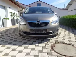 Muskatgrau/muskat braun(m2) Gebraucht 2013 Opel Meriva Active Van / Kleinbus | 6.900 € (Fairer Preis)